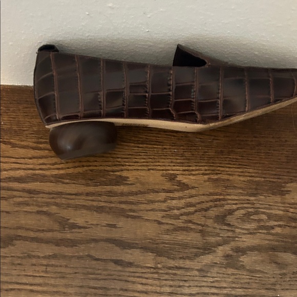 Jeffrey Campbell Elegant Vinney Pointed Brown Crocodile Pattern Loafers, Size 8 - Picture 4 of 5